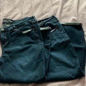 2 pairs of torrid cropped skinny jeans